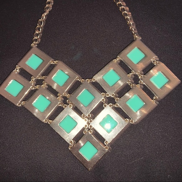 Mint Green Statement Necklace - Picture 4 of 5